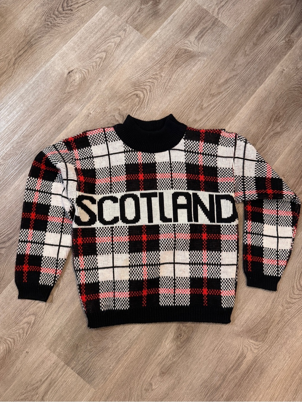 Nuggets Vintage Scotland Red Black Plaid Sweater Medium